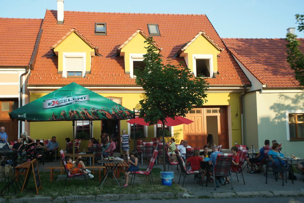 Alva Pension 2 Mikulov Exterior foto